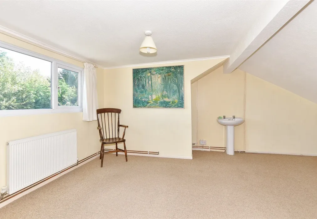 Bedroom 1 - South Court Drive, Wingham, Canterbury, Kent - Wards of Kent