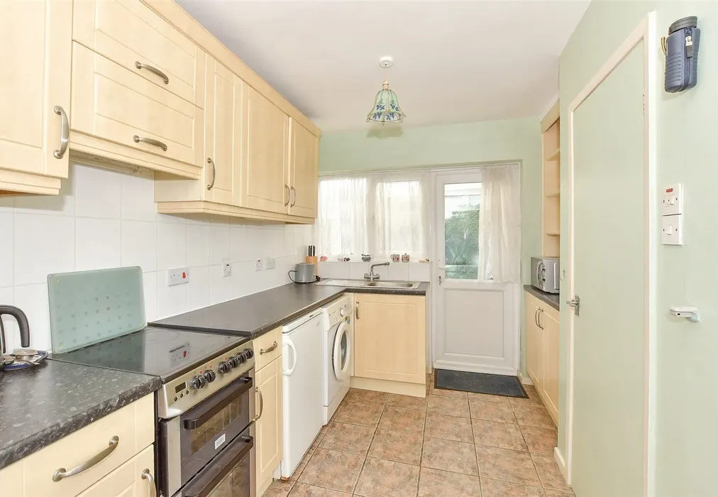 Kitchen - South Court Drive, Wingham, Canterbury, Kent - Wards of Kent