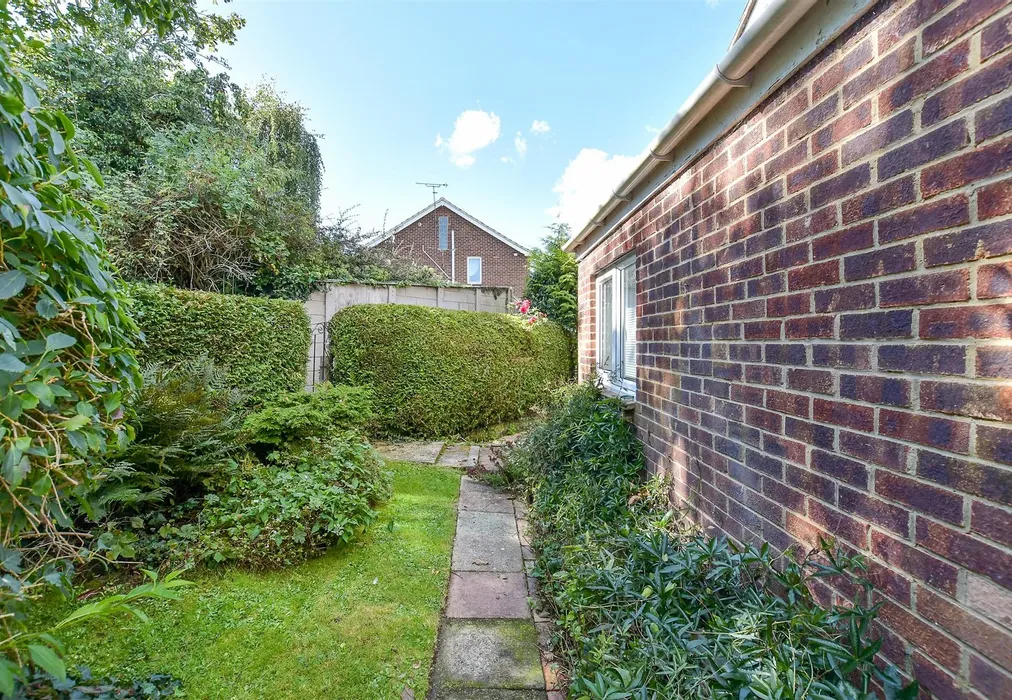 Side Garden - South Court Drive, Wingham, Canterbury, Kent - Wards of Kent