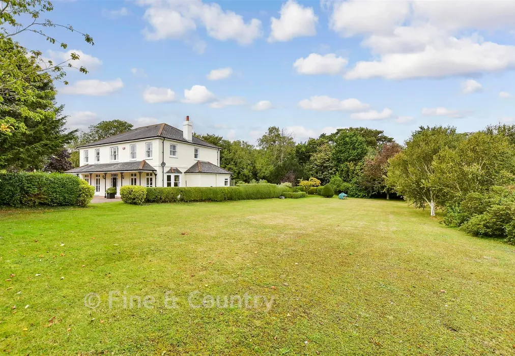Side Garden - Ripple Road, Ripple, Deal, Kent - Wards of Kent