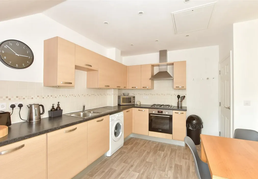 Kitchen/ Diner - Queripel Close, Tunbridge Wells, Kent - Wards of Kent