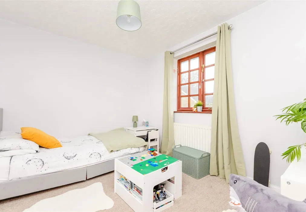 Bedroom 2 - Redding Close, Dartford, Kent - Wards of Kent