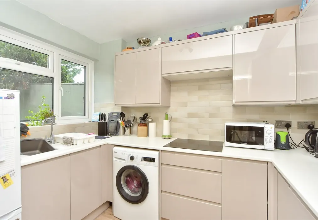 Kitchen - Norwood Walk, Sittingbourne, Kent - Wards of Kent