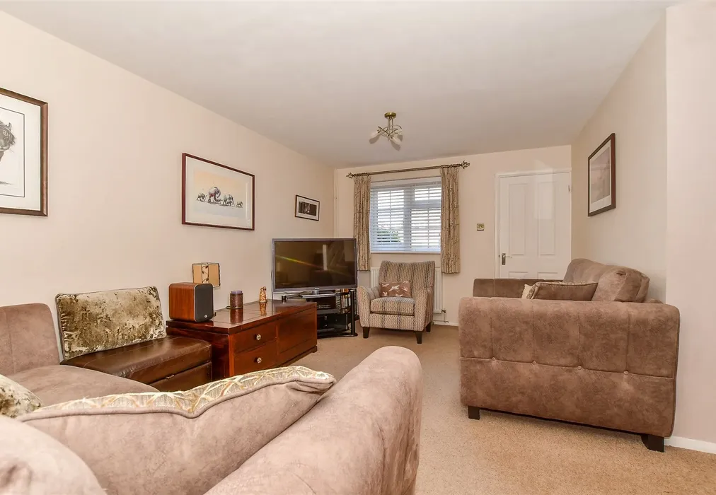 Lounge - Lucks Way, Marden, Kent - Wards of Kent