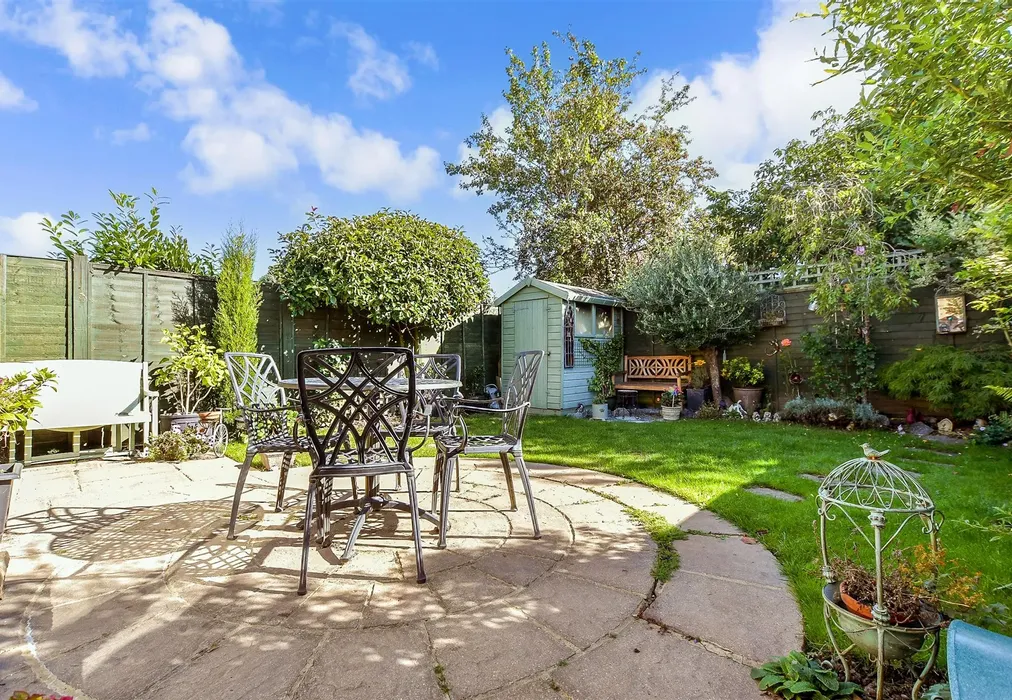 Patio / Decking - Lucks Way, Marden, Kent - Wards of Kent