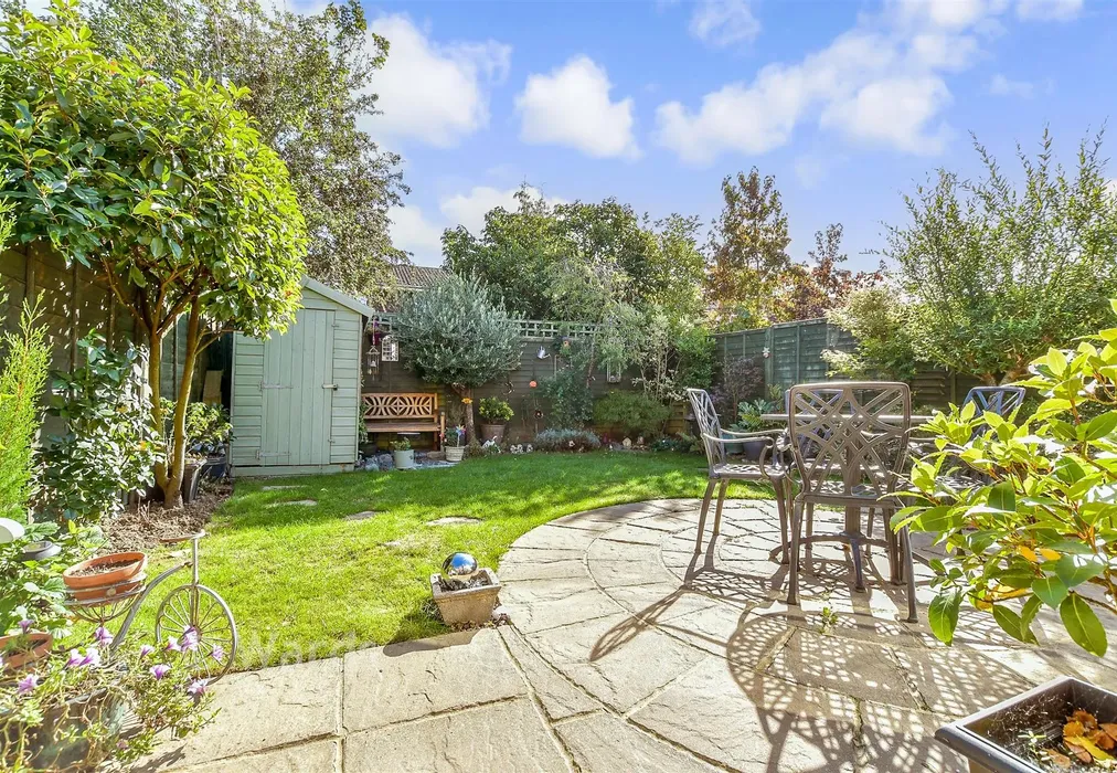Patio / Decking - Lucks Way, Marden, Kent - Wards of Kent