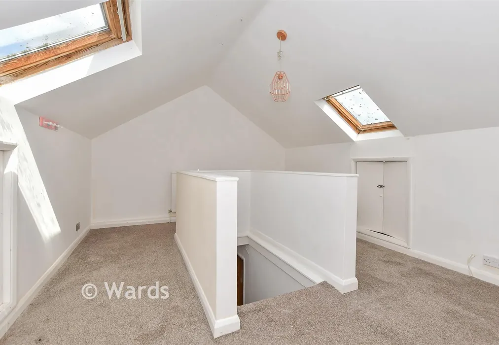 Loft Room - Marsh View, Palmarsh, Hythe, Kent - Wards of Kent