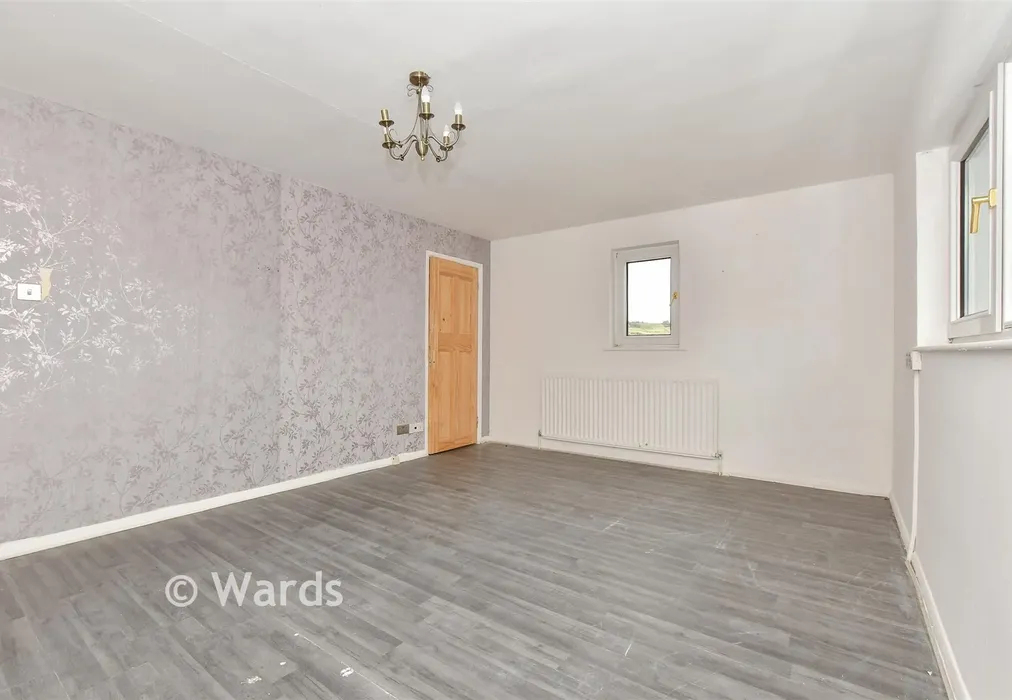 Bedroom 1 - Marsh View, Palmarsh, Hythe, Kent - Wards of Kent