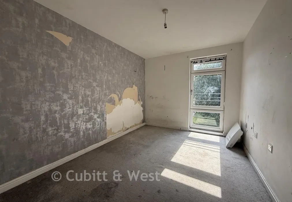 Bedroom - Little Hackets, Havant, Hampshire - Wards of Kent