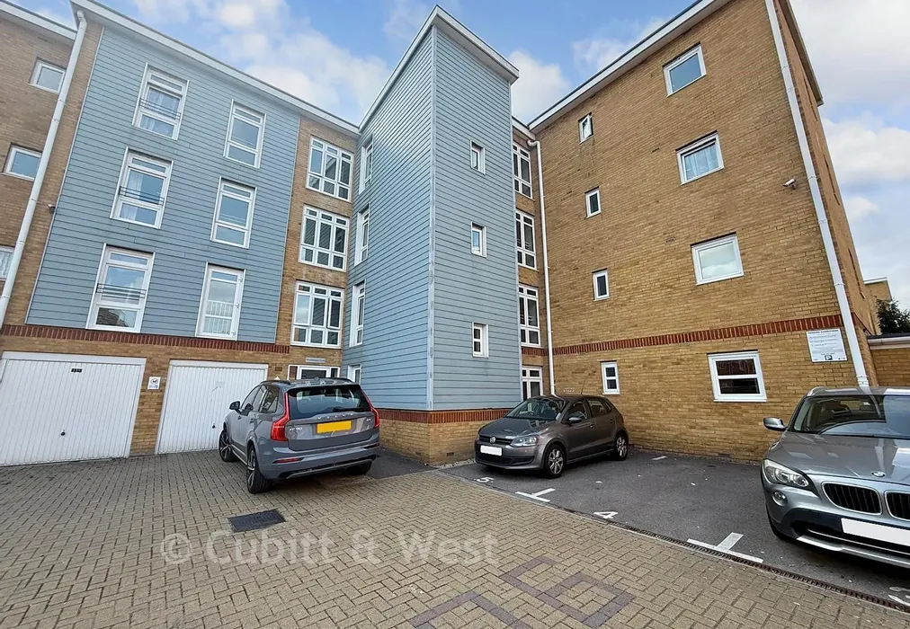 Front Shot - Little Hackets, Havant, Hampshire - Wards of Kent