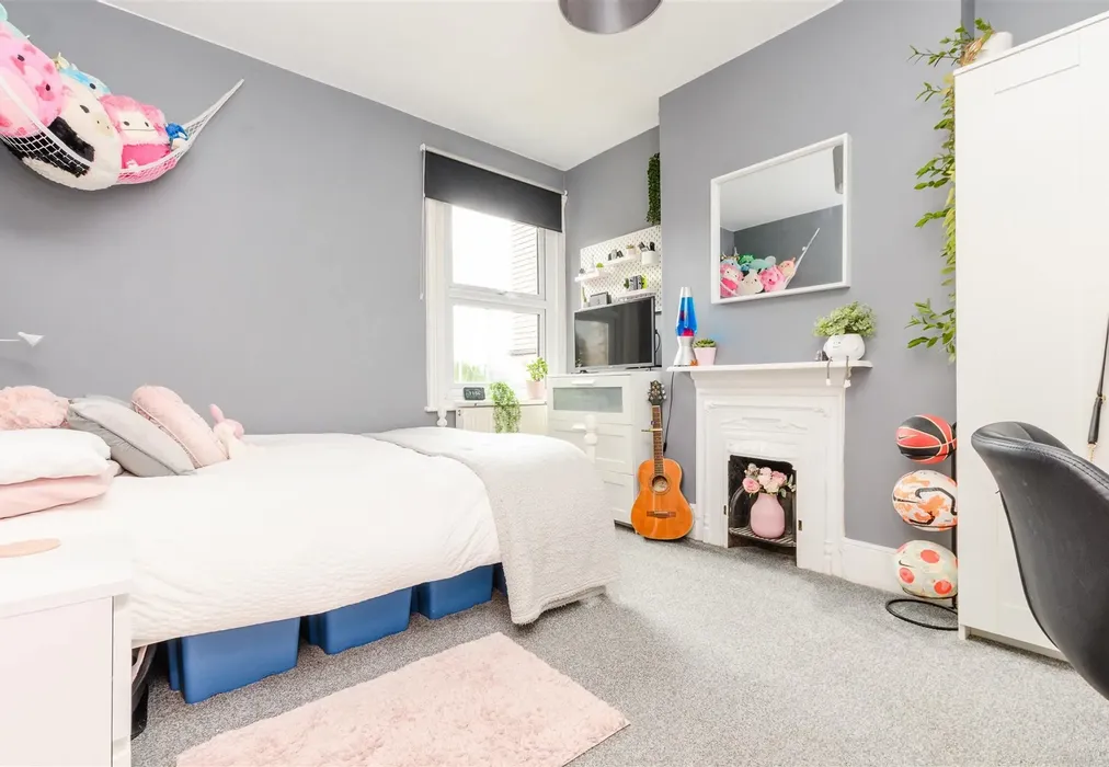 Bedroom 2 - The Brent, Dartford, Kent - Wards of Kent