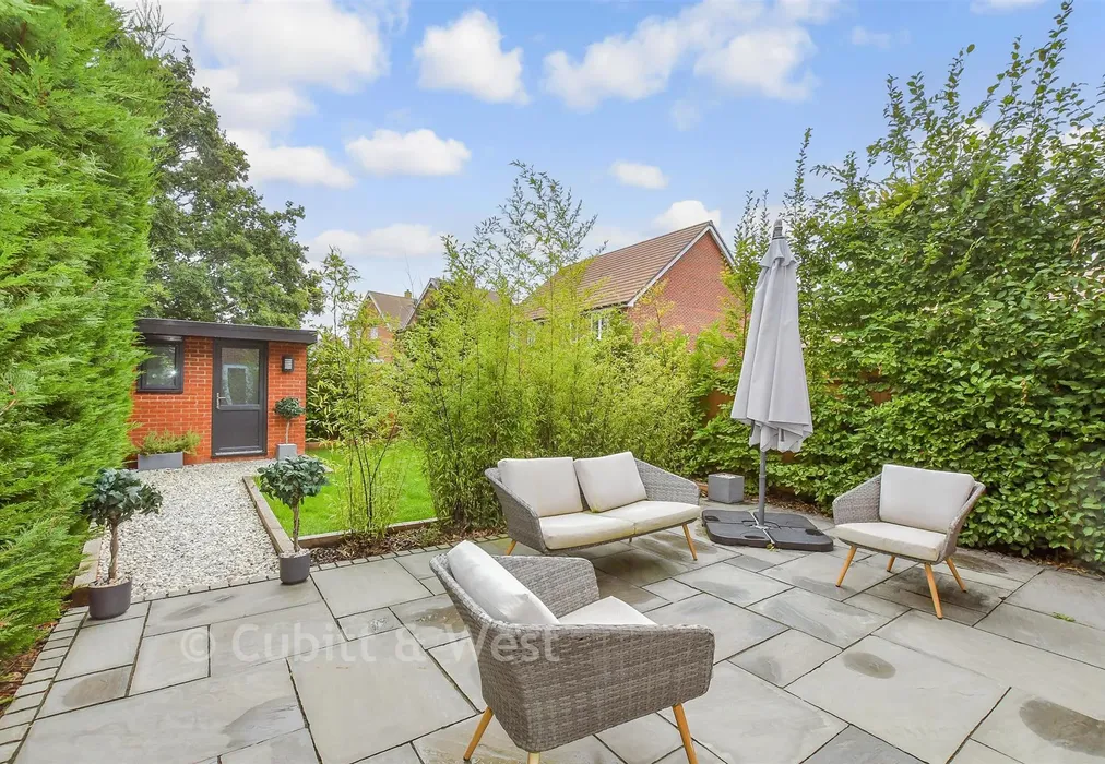 Rear Garden - Newell Crescent, Eastergate, Chichester, West Sussex - Wards of Kent