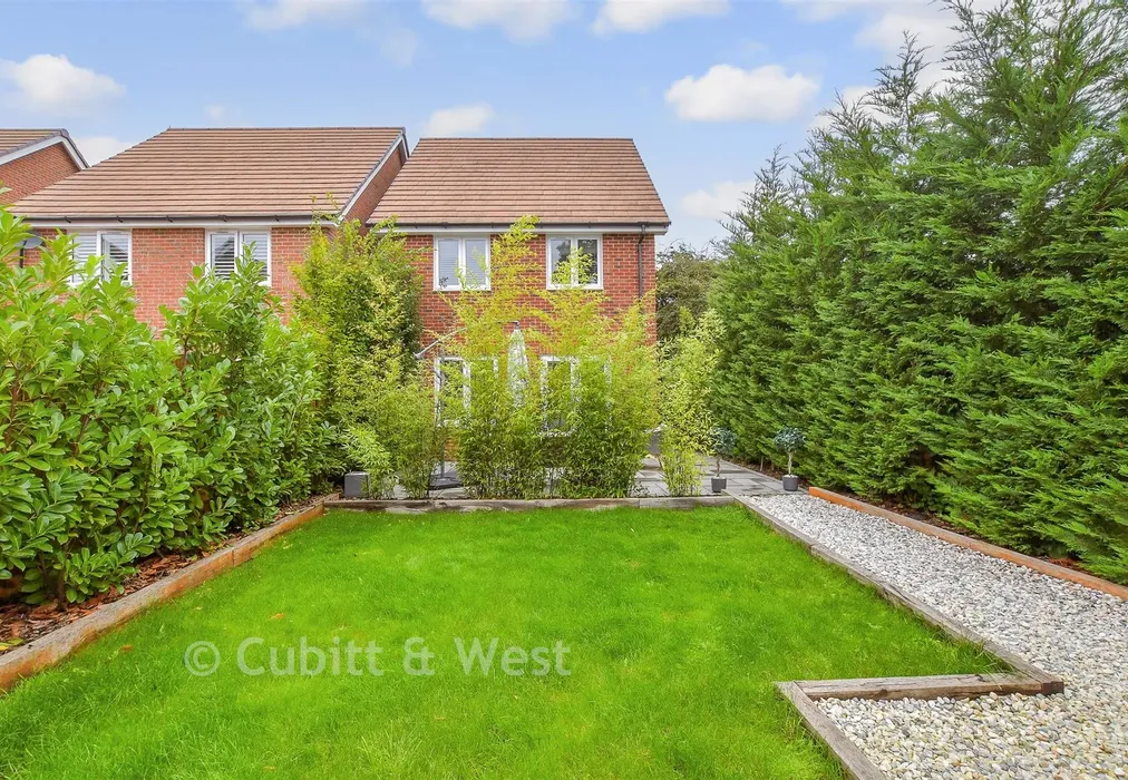 Rear Garden - Newell Crescent, Eastergate, Chichester, West Sussex - Wards of Kent