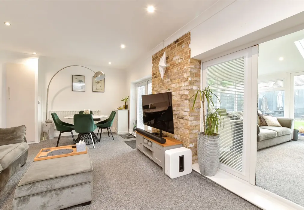 Lounge/ Diner - Seaview Road, Woodingdean, Brighton, East Sussex - Wards of Kent