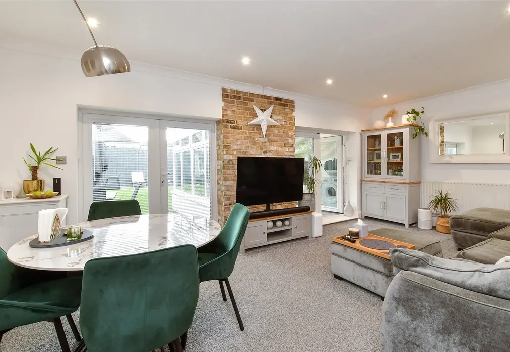 Lounge/ Diner - Seaview Road, Woodingdean, Brighton, East Sussex - Wards of Kent