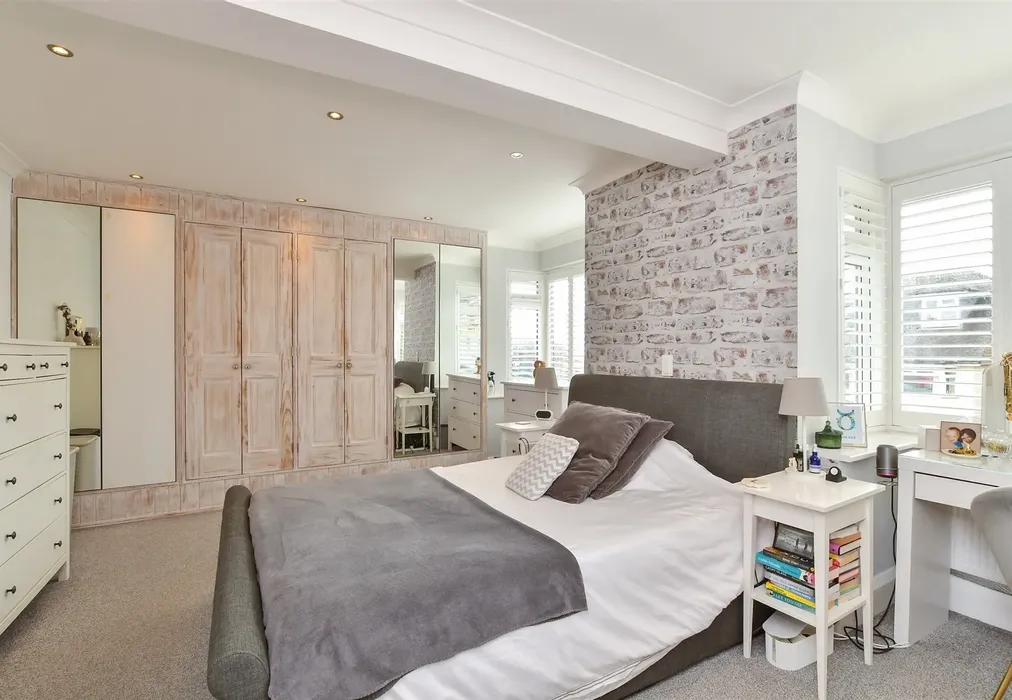 Bedroom 1 - Seaview Road, Woodingdean, Brighton, East Sussex - Wards of Kent