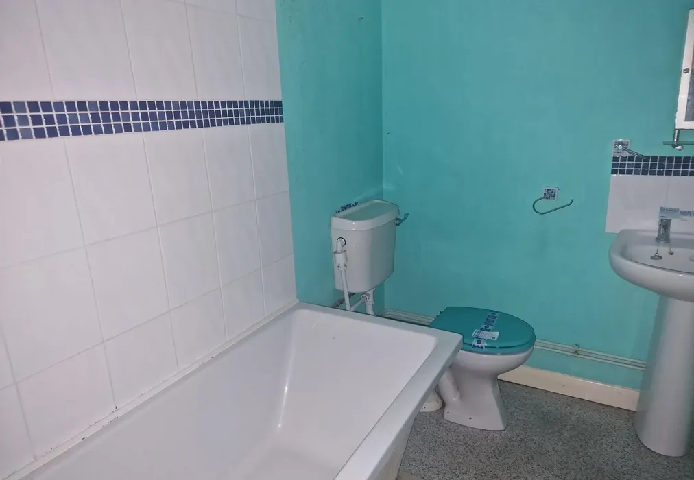 Bathroom - Athelstan Road, Cliftonville, Margate, Kent - Wards of Kent
