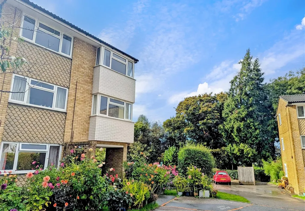 Front - Chenies Close, Tunbridge Wells, Kent - Wards of Kent