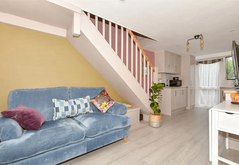 Lounge/ Kitchen - Segrave Crescent, Folkestone, Kent - Wards of Kent