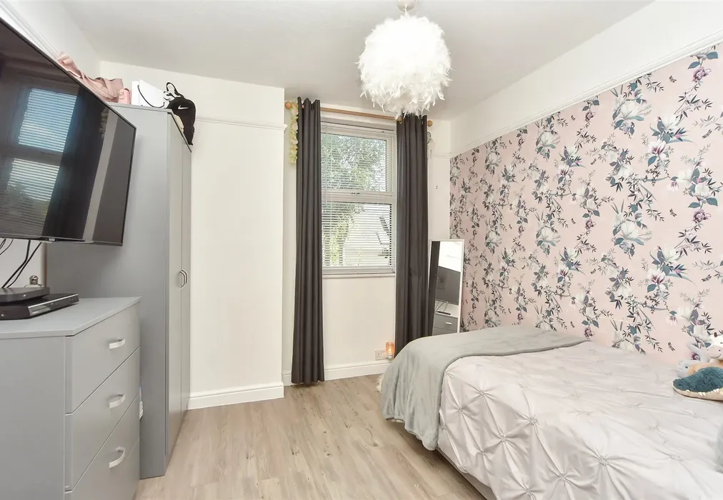 Bedroom 2 - Seager Road, Sheerness, Kent - Wards of Kent