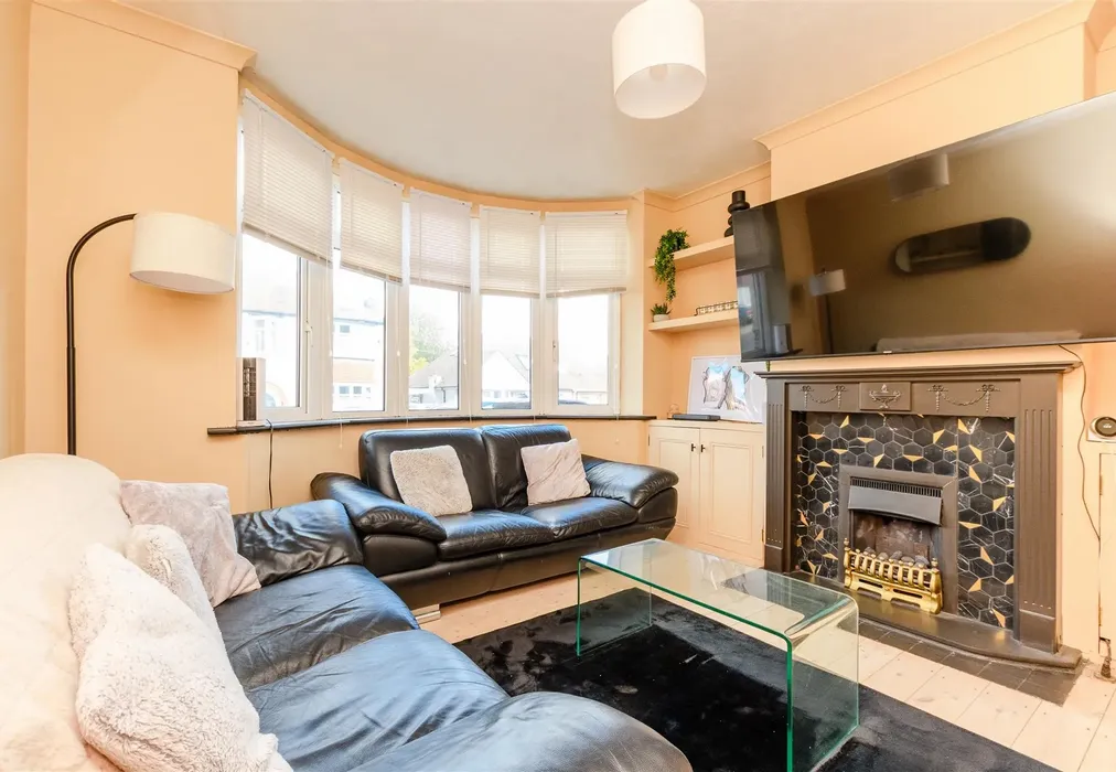Lounge - Blaker Avenue, Rochester, Kent - Wards of Kent