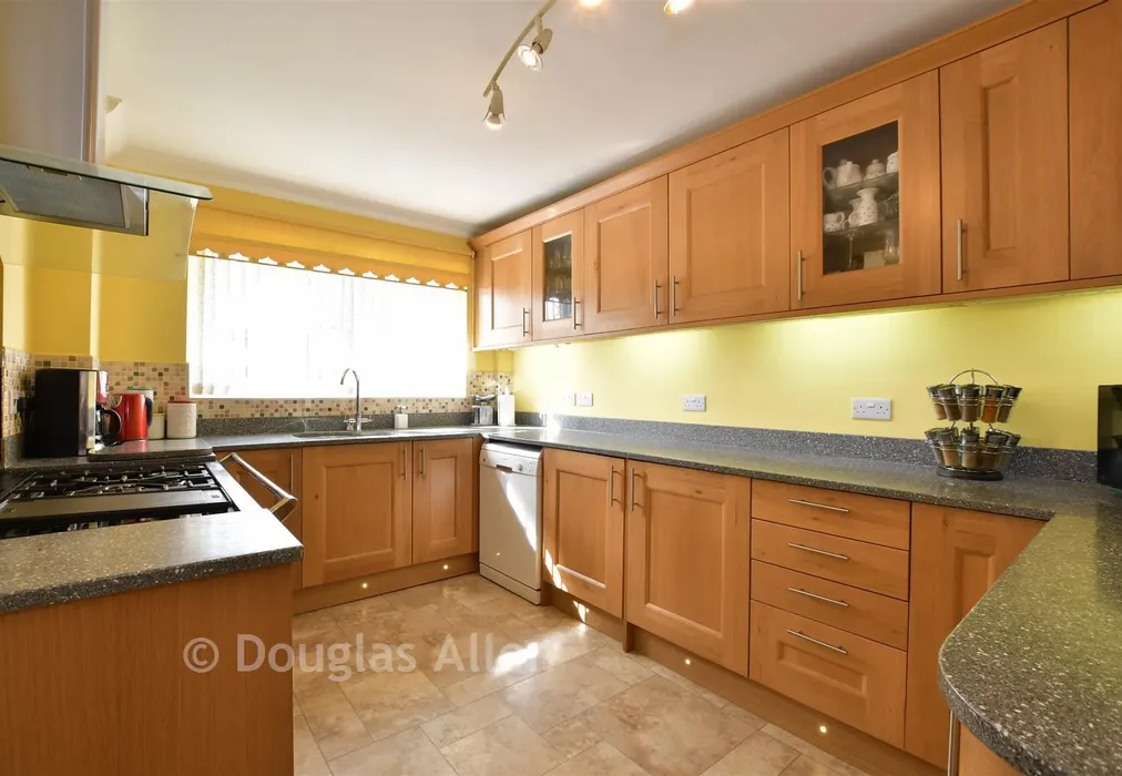 Kitchen - Church Road, Noak Bridge, Basildon, Essex - Wards of Kent