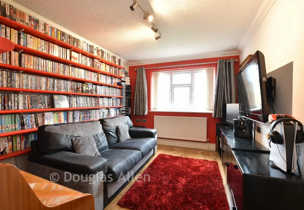 Family Room - Church Road, Noak Bridge, Basildon, Essex - Wards of Kent