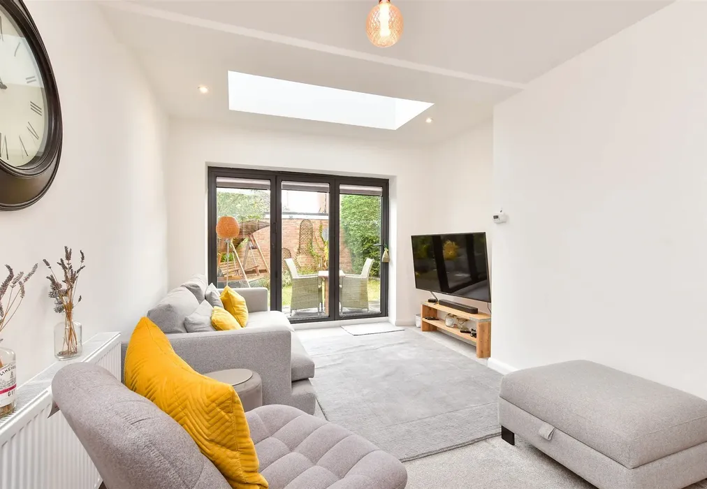 Lounge - Vernon Avenue, Woodingdean, Brighton, East Sussex - Wards of Kent