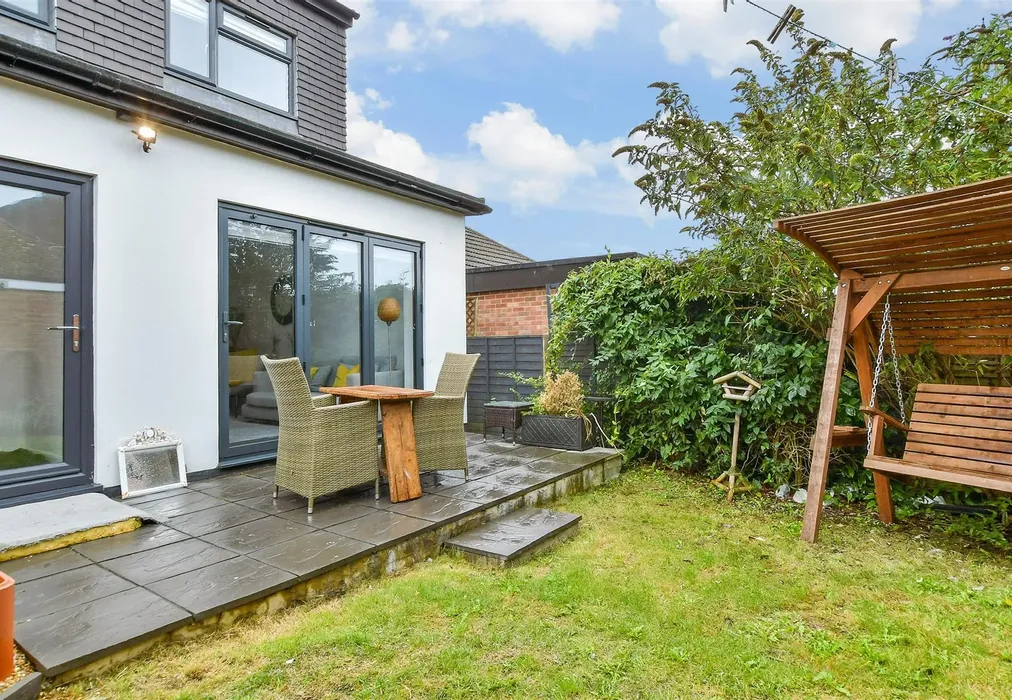 Rear Garden - Vernon Avenue, Woodingdean, Brighton, East Sussex - Wards of Kent