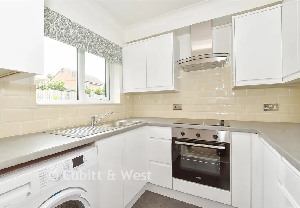 Kitchen - Rose Green Road, Bognor Regis, West Sussex - Wards of Kent