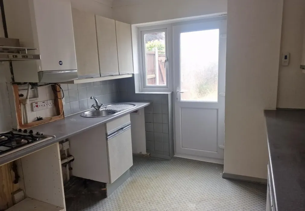 Kitchen - Laureate Close, Margate, Kent - Wards of Kent