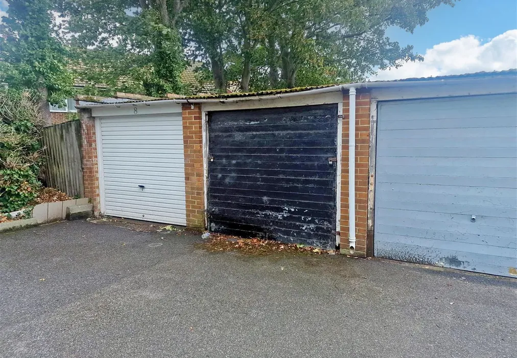 Garage - Laureate Close, Margate, Kent - Wards of Kent