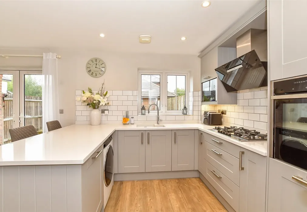 Kitchen - The Weavers, Headcorn, Ashford, Kent - Wards of Kent
