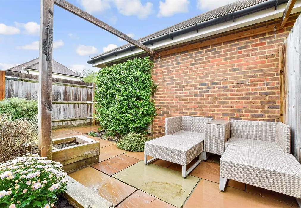 Patio / Decking - The Weavers, Headcorn, Ashford, Kent - Wards of Kent