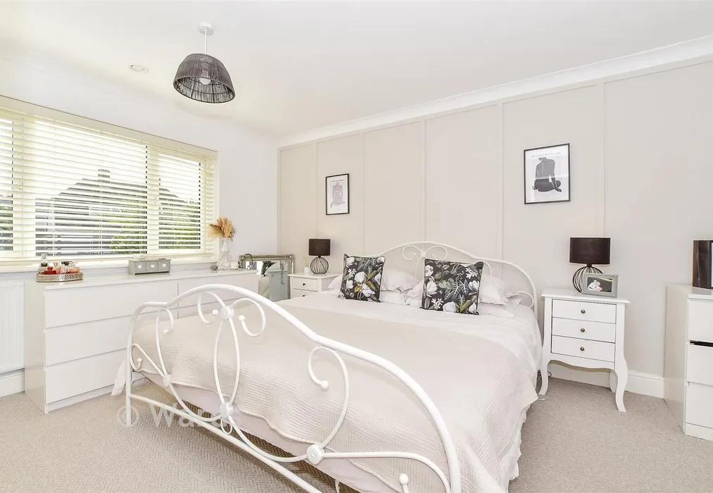 Bedroom 1 - Victoria Road, Littlestone, Kent - Wards of Kent