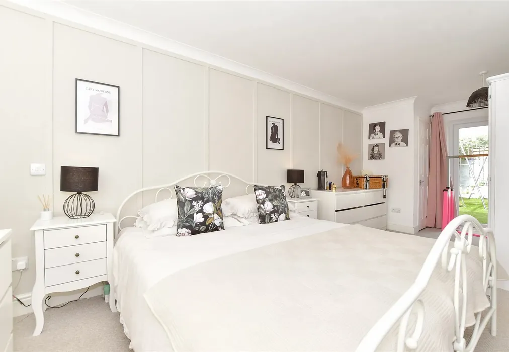 Bedroom 1 - Victoria Road, Littlestone, Kent - Wards of Kent