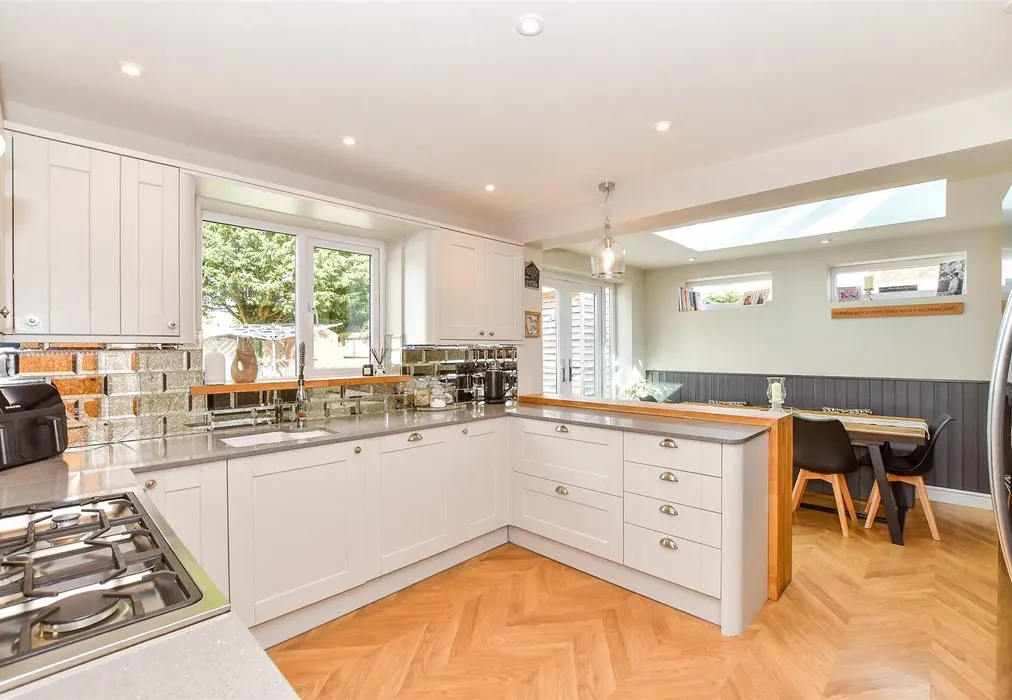 Kitchen - Victoria Road, Littlestone, Kent - Wards of Kent