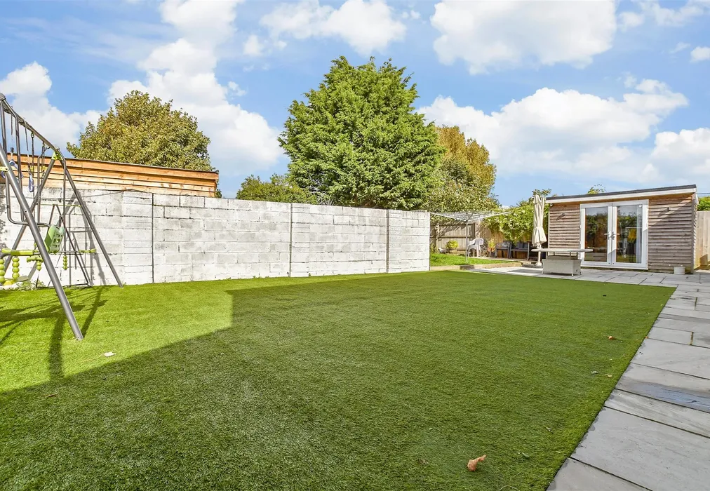 Rear Garden - Victoria Road, Littlestone, Kent - Wards of Kent