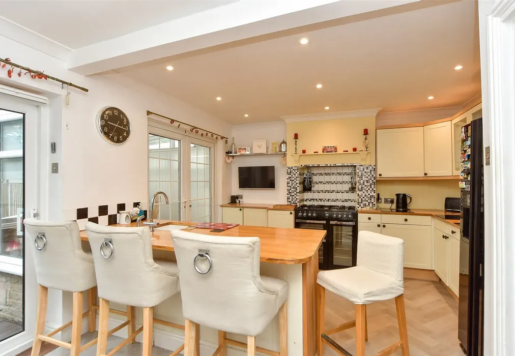 Kitchen/    Diner - Grafton Avenue, Rochester, Kent - Wards of Kent