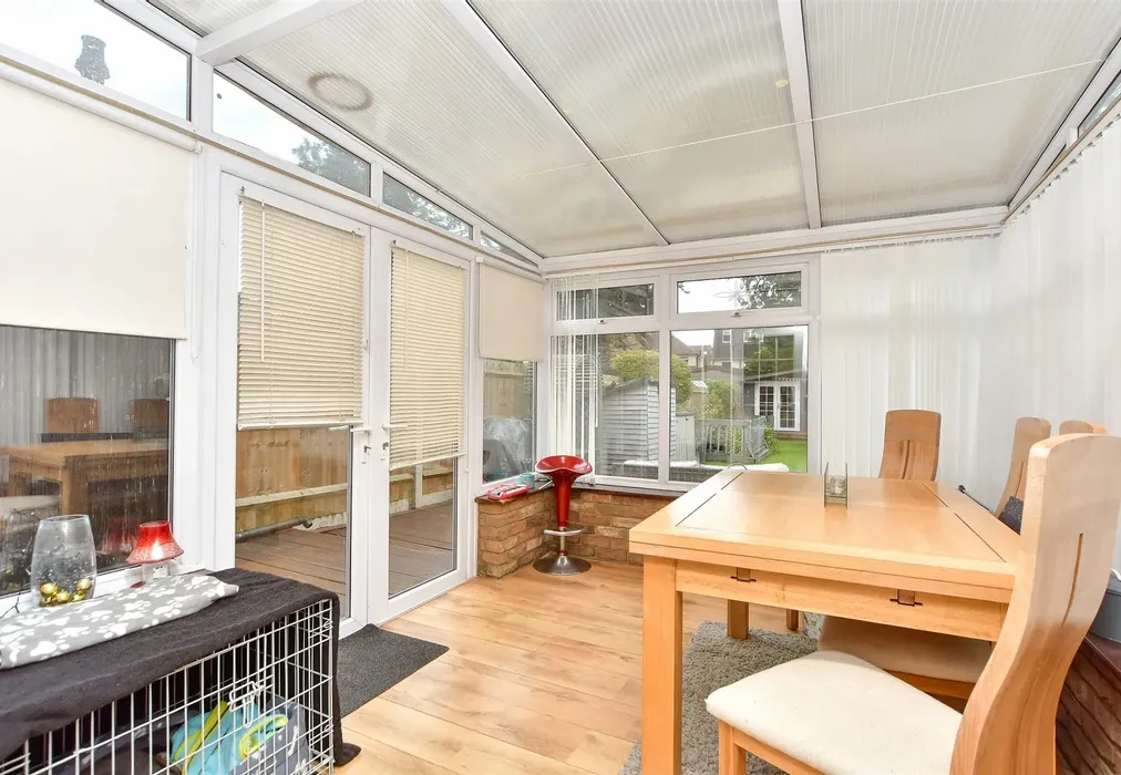 Conservatory - Grafton Avenue, Rochester, Kent - Wards of Kent