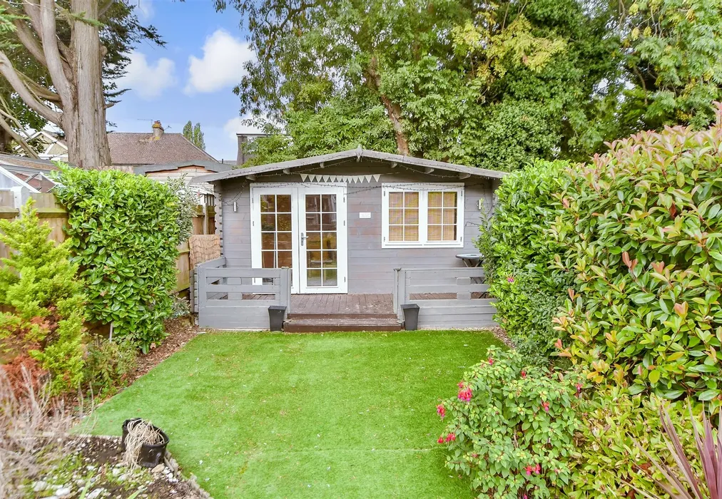Workshop/Outbuildings - Grafton Avenue, Rochester, Kent - Wards of Kent