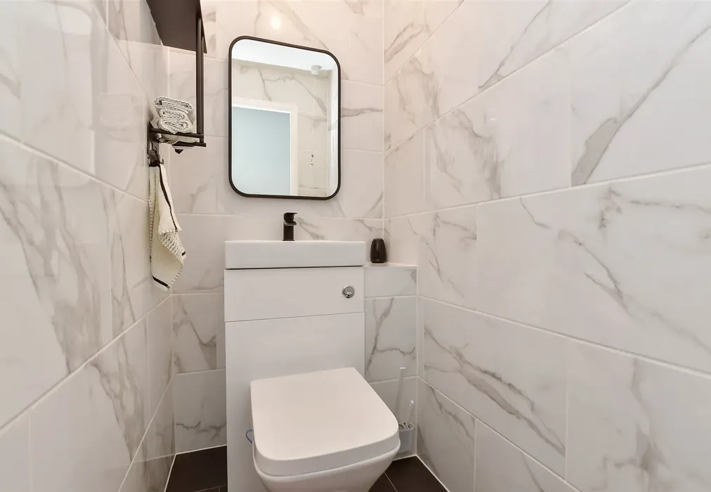 Cloakroom - Douglas Close, Wallington, Surrey - Wards of Kent