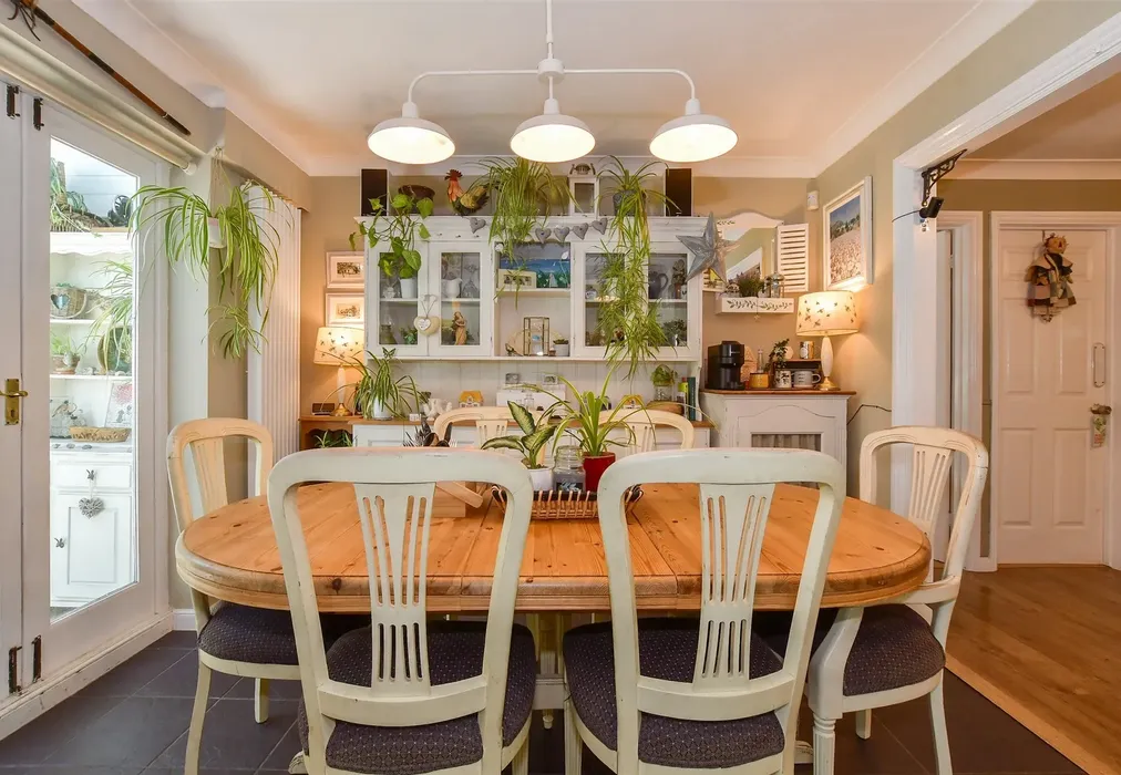Kitchen/Diner - Aberdeen Close, Upstreet, Canterbury, Kent - Wards of Kent
