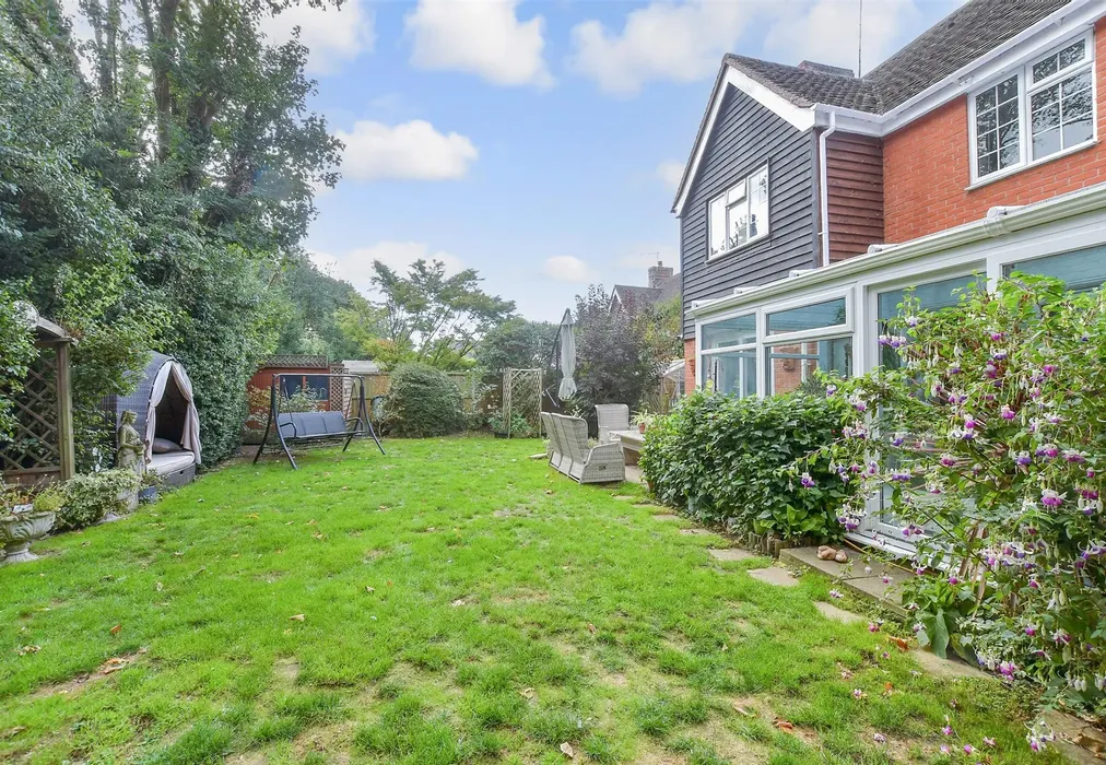 Rear Garden - Aberdeen Close, Upstreet, Canterbury, Kent - Wards of Kent