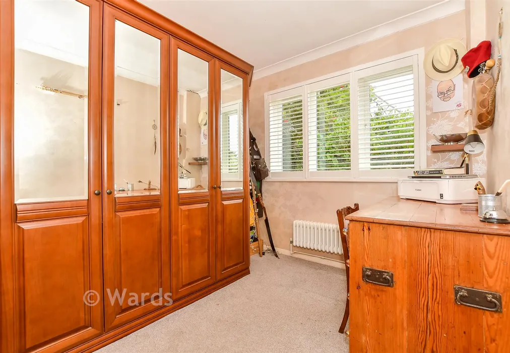 Office Space/ Bedroom 5 - Headcorn Road, Grafty Green, Maidstone, Kent - Wards of Kent