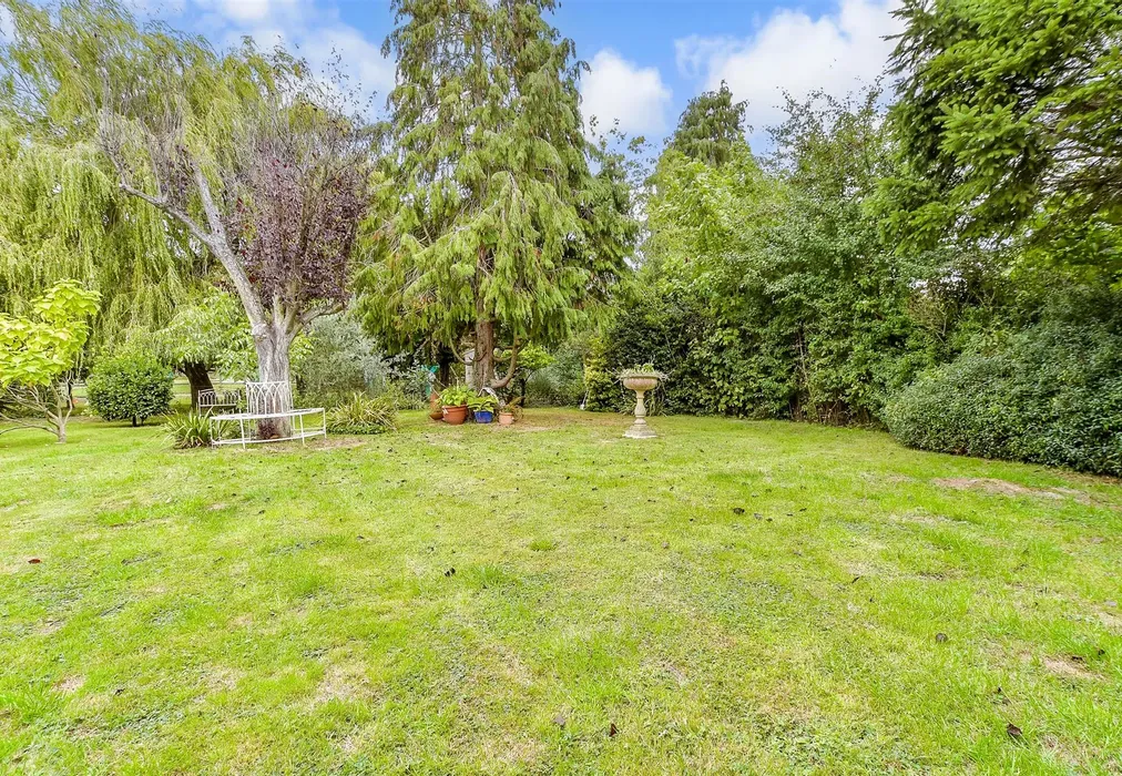 Rear Garden - Headcorn Road, Grafty Green, Maidstone, Kent - Wards of Kent