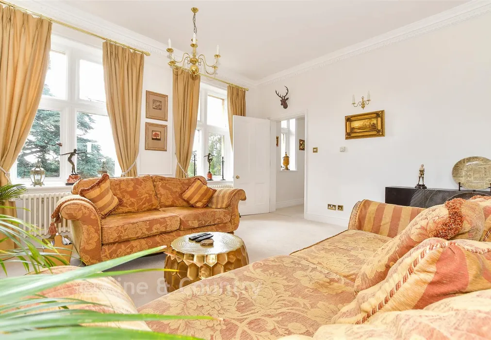 Living/Dining Room - North Frith Park, Hadlow, Tonbridge, Kent - Wards of Kent