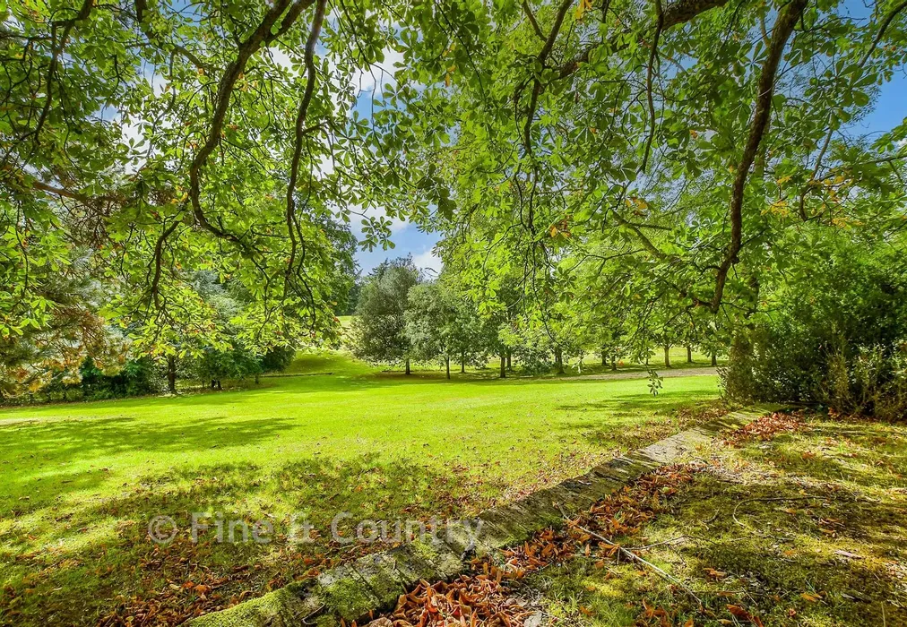Communal Gardens - North Frith Park, Hadlow, Tonbridge, Kent - Wards of Kent
