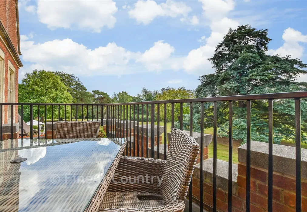Balcony / Terrace - North Frith Park, Hadlow, Tonbridge, Kent - Wards of Kent
