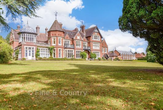North Frith Park, Hadlow, Tonbridge, Kent - Wards of Kent